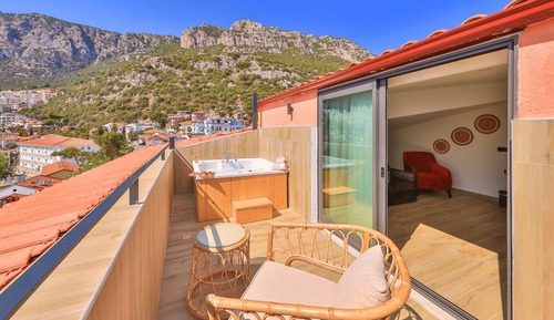 Rooftop Premium Room with Sea View and Jacuzzi