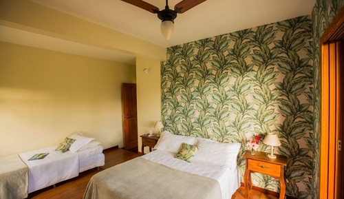 Suite familiar, acceso a la piscina, vistas a la montaña