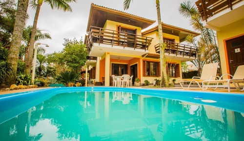 Suite de diseño, acceso a la piscina, vistas al jardín