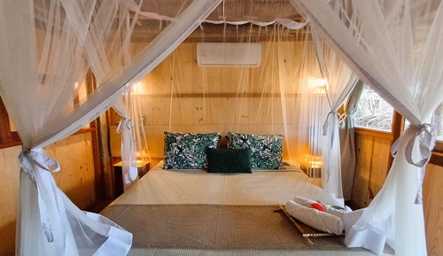 Bungalow Deluxe