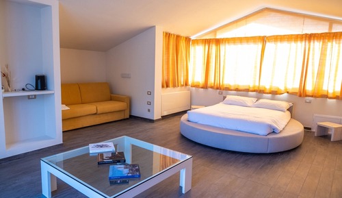 Suite estudio exclusiva, 1 habitación, bañera de hidromasaje, vistas al jardín