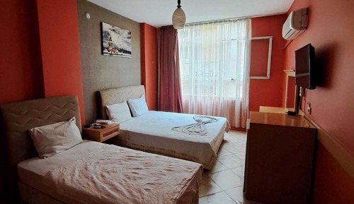 Habitación triple económica, 1 habitación, vistas a la ciudad
