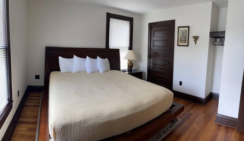 Economy Room 402