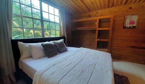 Casa de campo básica, 1 cama de matrimonio grande, vistas al jardín