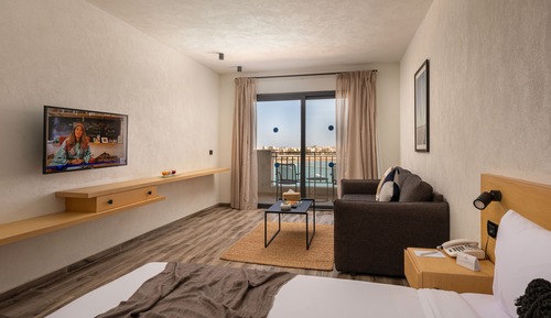 Estudio Premium, vistas a la piscina