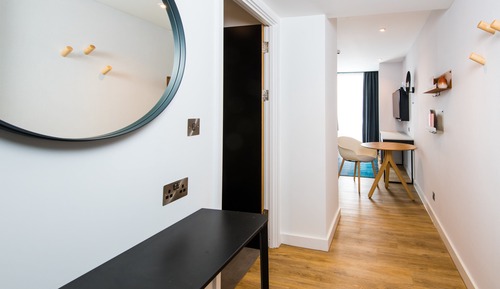 Suite estudio, 1 cama de matrimonio grande, accesible para personas con discapacidad, cocina