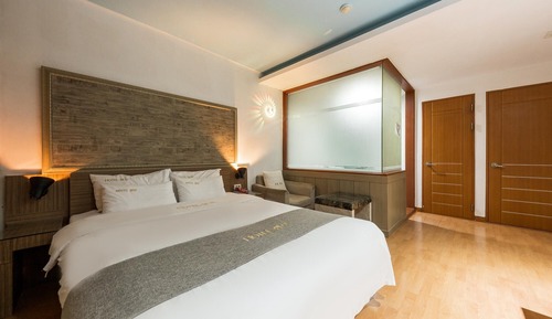 Room (Semi-special Room 1PC (Netflix Availa)