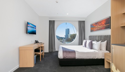 Estudio ejecutivo, 1 cama de matrimonio grande, vistas a la ciudad
