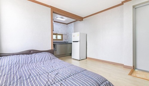 Room (Room 303 (26531))