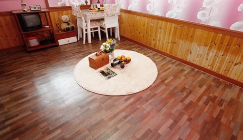Room (Rose)