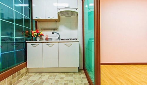 Room (Room 203)
