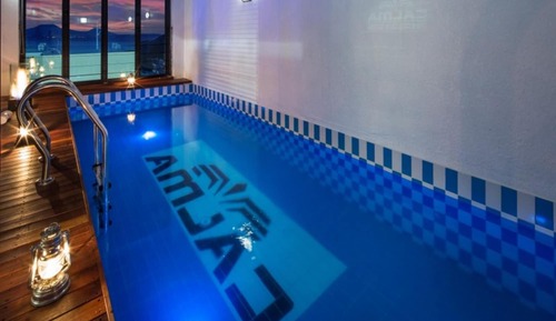 Room (VIP102)