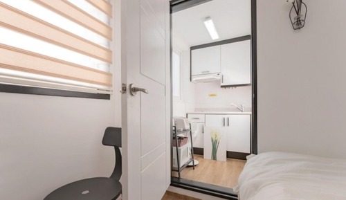 Room (Building 1 Room 302)