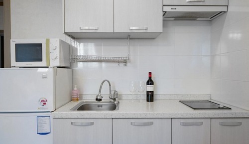 Room (No 308)