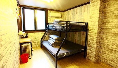 Room (Twin room)