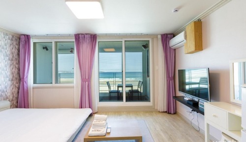 Room (Room 202 (Whirlpool Spa))