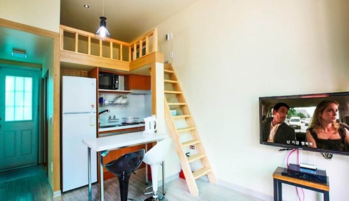 Room (Red Room (Duplex))