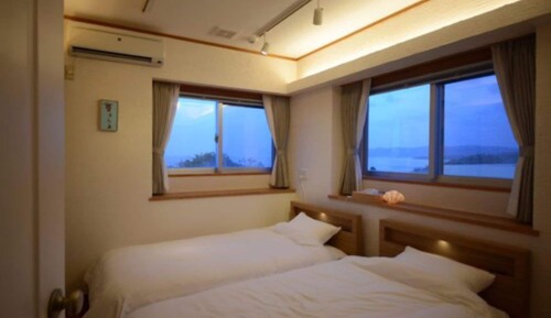 Casa, no fumadores (Private Vacation)