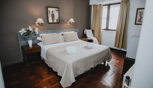 Habitación superior con 1 cama doble o 2 individuales