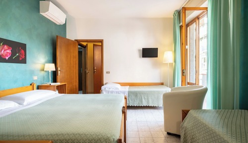Habitación cuádruple familiar, balcón