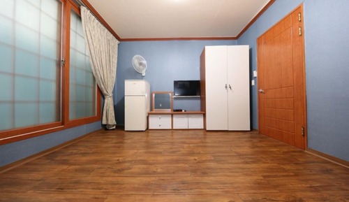 Room (23m Ondol 2 (Semi-Basement))