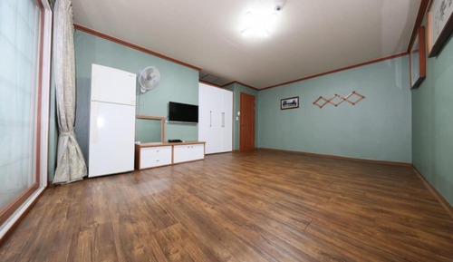 Room (23m Ondol 2)