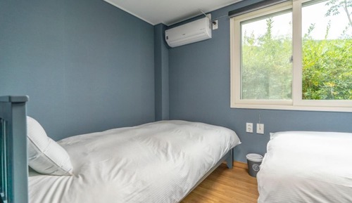 Room (Building B (Sinchukdong))