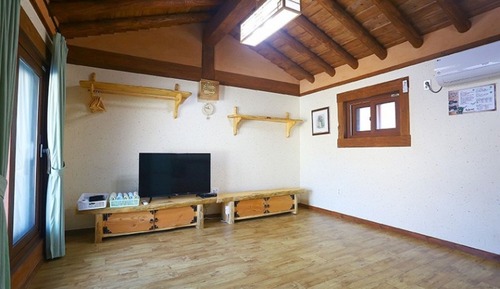 Room (Room 2-Imgeumbong)