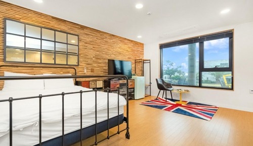 Room (Building C-Room 302 (1F Simple Cookin)