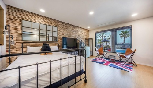 Room (Building A-102 (1st floor))