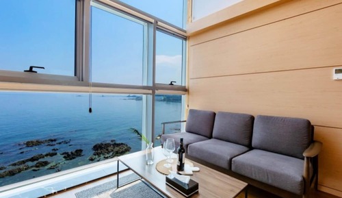 Room (Deluxe Room 301 (Ocean View))