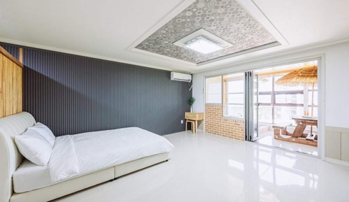 Room (Room 205 (Spa Ocean View Private BBQ )