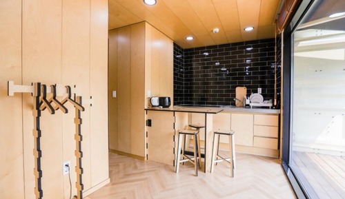 Room (S1 (Mountain View))