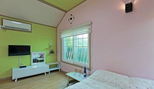 Room (Small 1 (Individual Terrace))