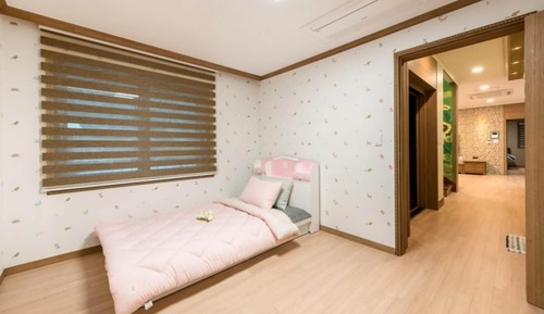Room (Room 101)