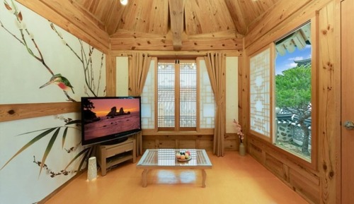 Room (Mangsam Unshared House Numaru)