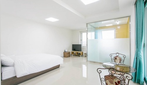 Room (A102)