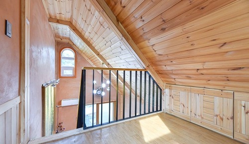 Room (No 202 )