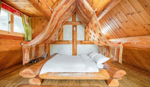 Room (Lovely (3-seat jet spa))