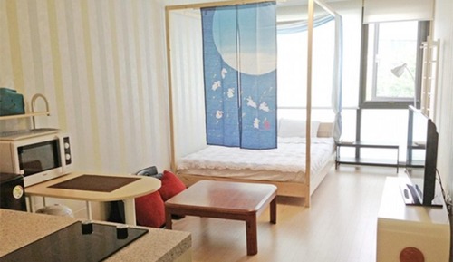 Room (One room)