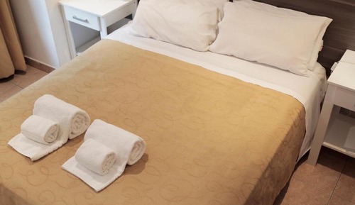 Habitación estándar con 1 cama doble o 2 individuales
