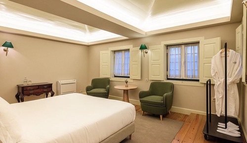 Manor Room