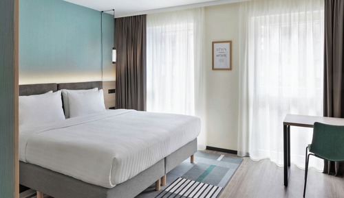 Estudio familiar, 1 cama de matrimonio grande con sofá cama