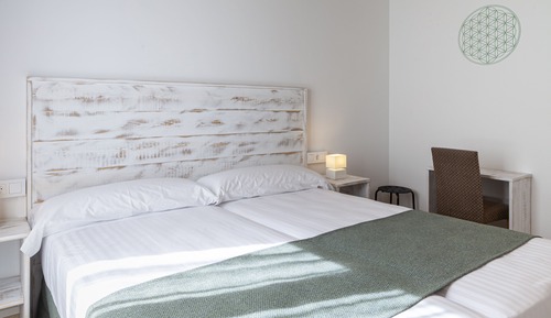 Habitación estándar con 1 cama doble o 2 individuales