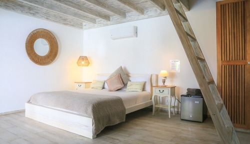 Habitación cuádruple superior, junto a la piscina