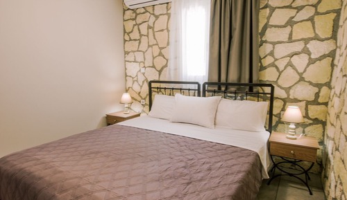 Traditional Apartment 6, 2 Bedrooms