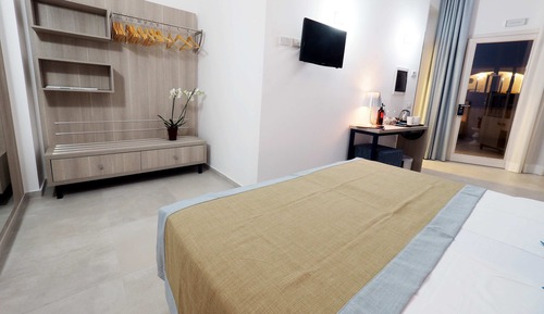 Habitación económica con 1 cama doble o 2 individuales