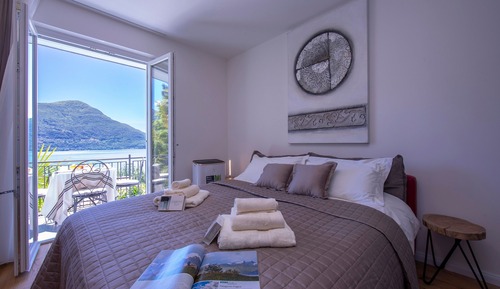 Family Apartment, 1 Bedroom (Brissago lake view)