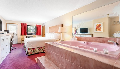 Jacuzzi King Room with Balcony