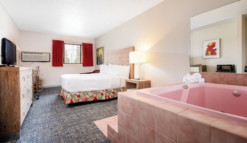Jacuzzi King Room Garden View